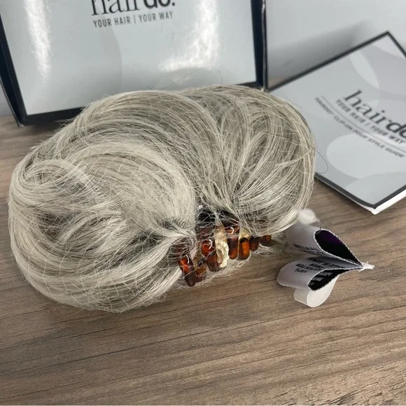 Brand new‎ hairdo hair do clip on hair Poof pouf silver mist light grey - Picture 2 of 7